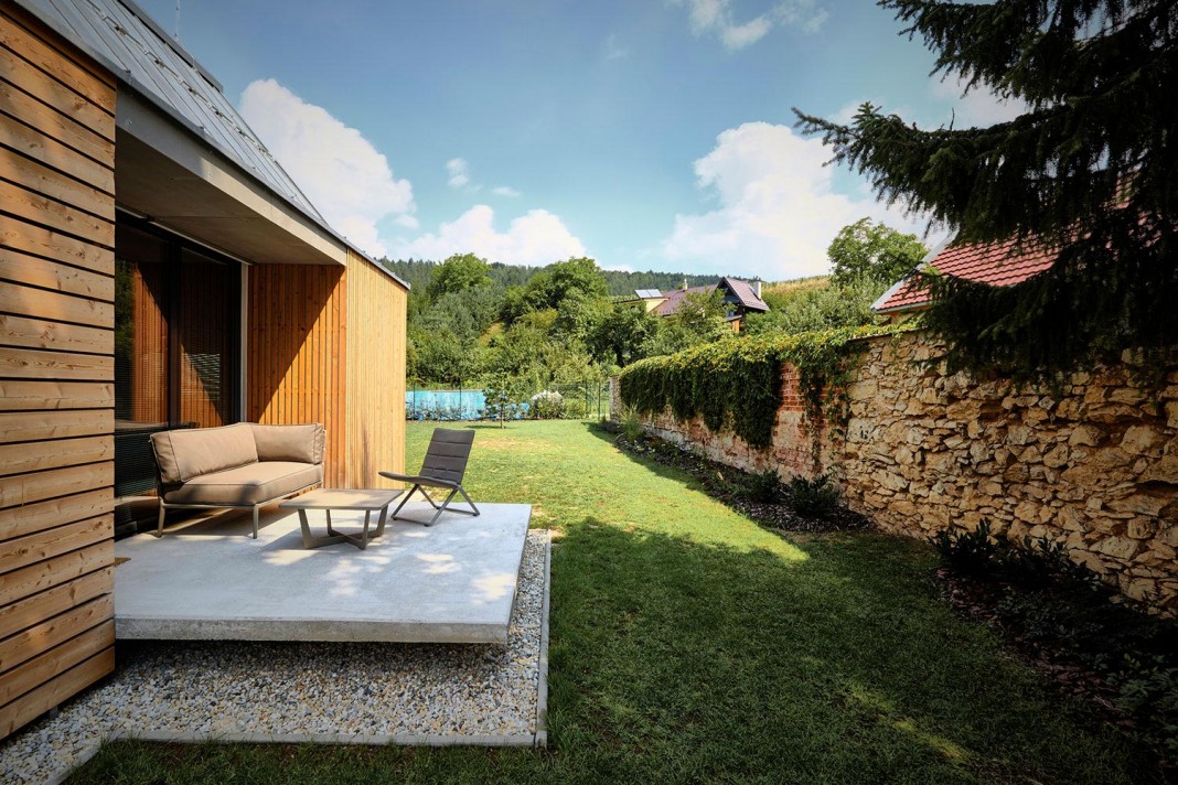 Diseño de terraza de casa de campo moderna